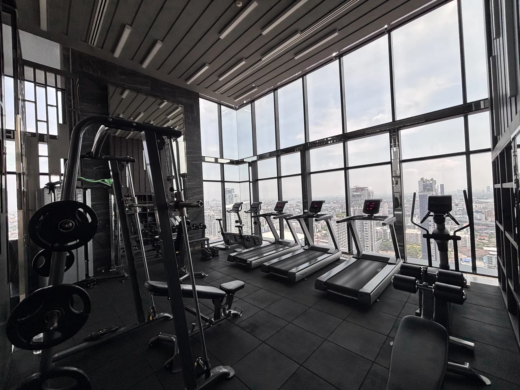 Sky gym at KnightsBridge Prime Onnut