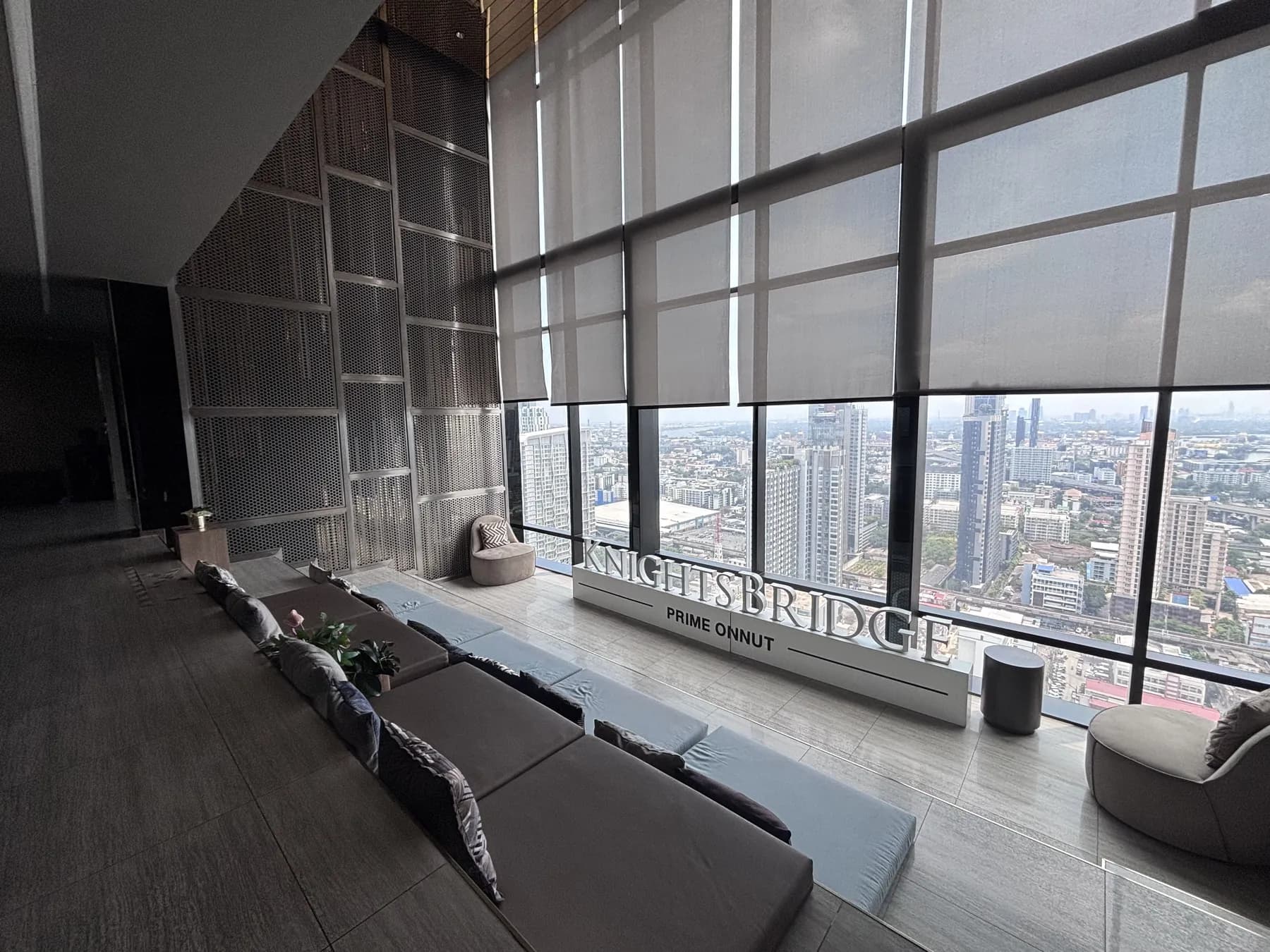 Sky lounge at KnightsBridge Prime Onnut