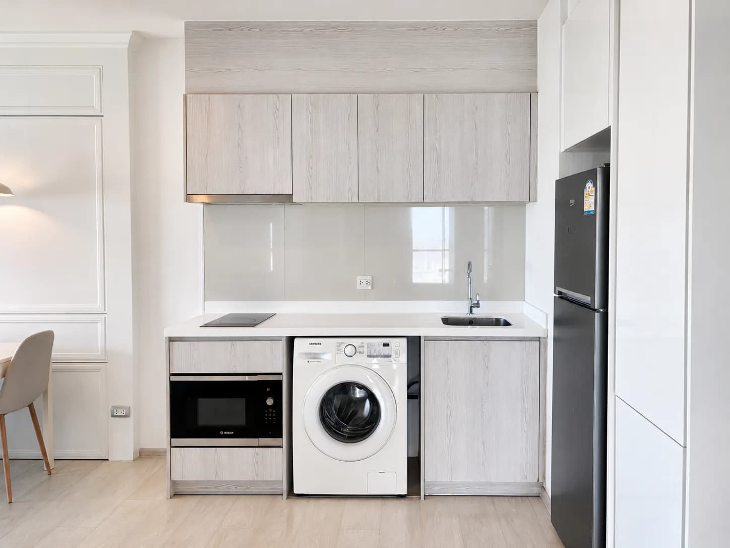 Compact modern kitchen at Life Sukhumvit 48