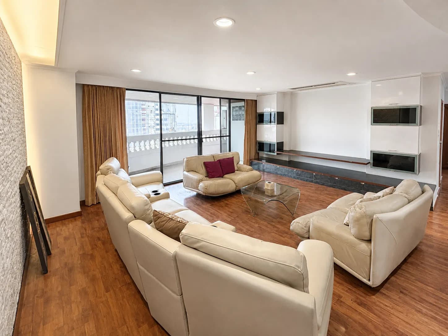 Second living area in The Regency unit