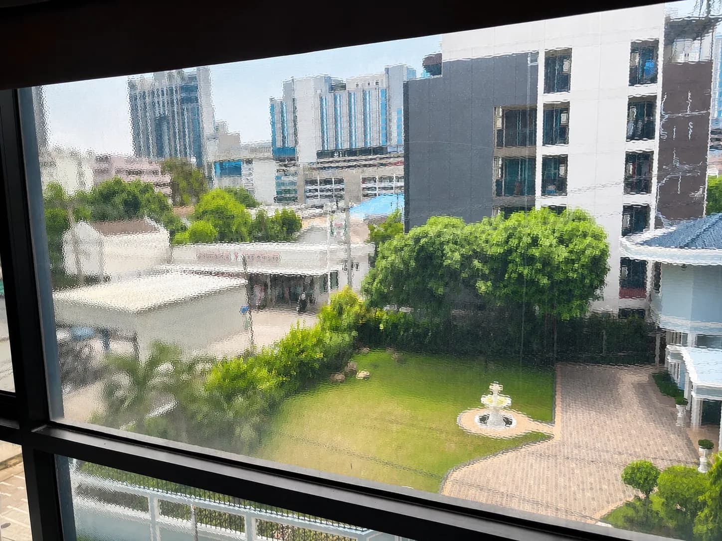 East-facing urban view from The Unique Ratchada 19 unit