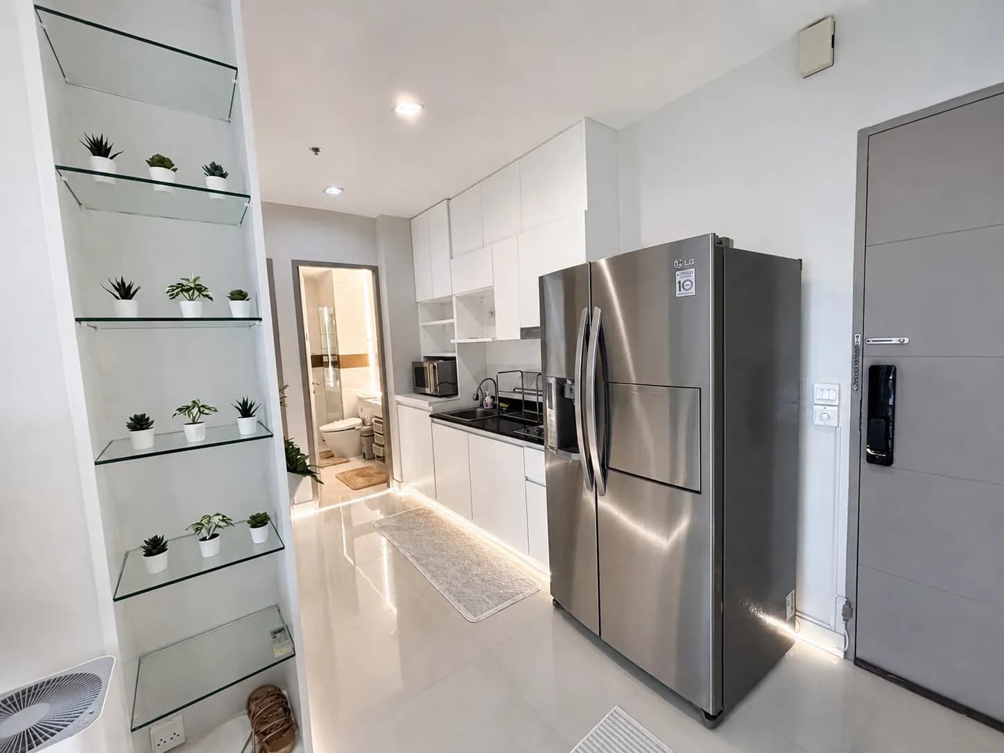 Kitchen in the Ideo Verve Sukhumvit unit